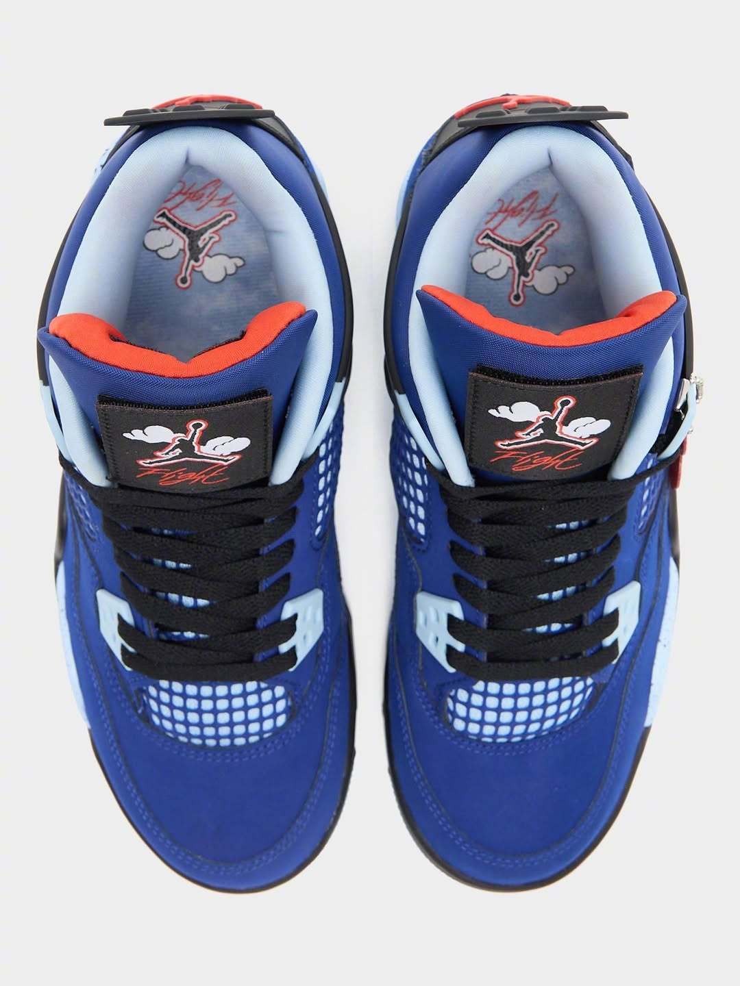 #履程鞋事[超话]# Air Jordan 4 “Deep Royal Blue” 明年春季发售，新款吊牌很有意思哦～ 
#活塞22分逆转凯尔特人# ​