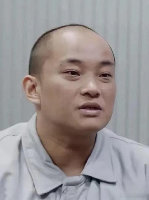 三集纪录片《缅北电诈覆灭纪实》正式播出，白应苍在片中出镜，公开其相关供述内容，中方曾三次约见缅北四大家族代表，也就是说中国给了他们至少三次机会。但是缅北四大家族并没有抓住这三次机会，一意孤行自绝于天下。白应苍表示明知道是犯罪，但是依然停不下来，约见中明学昌直接表达拒绝，如果停下来 ​