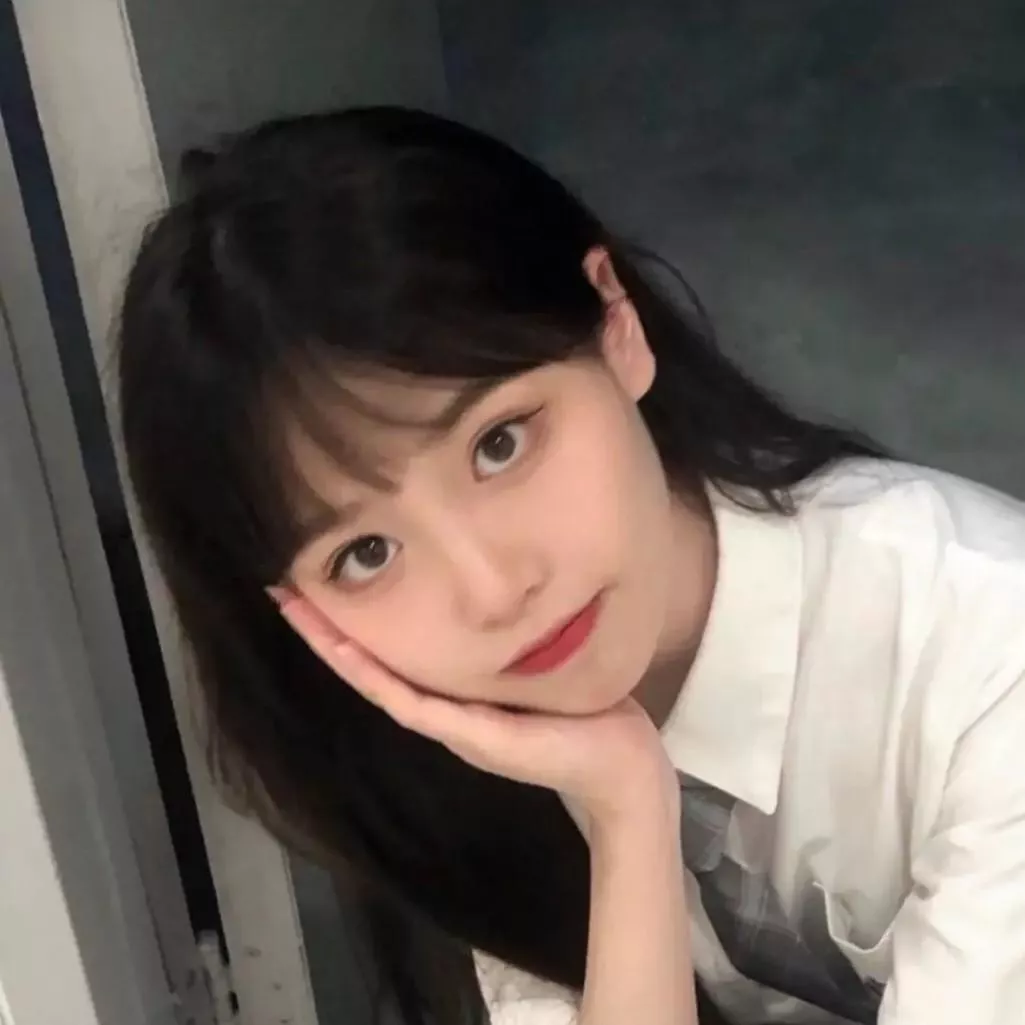 元气少女微笑，职场小白领的日常