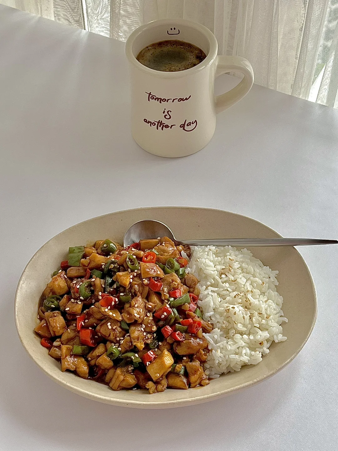 ☀️周末的早午餐｜巨下饭的双椒鸡丁盖饭😋