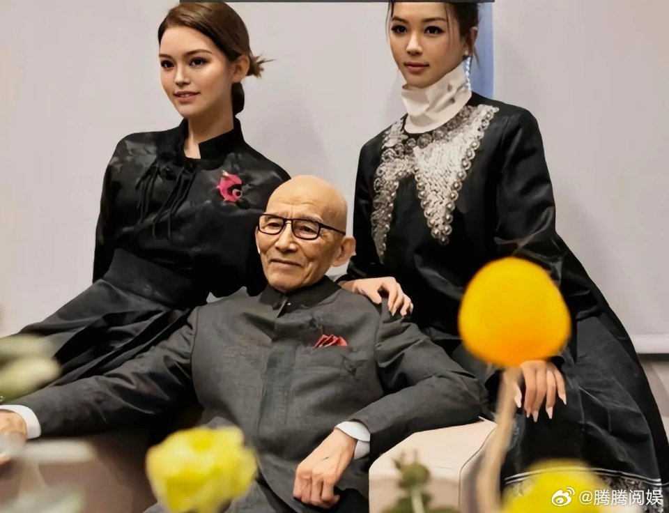 难怪游本昌的两个孙女都长的那么漂亮，原来老爷子年轻时候竟然和胡歌一样帅气，他这优良基因传承的也太好了！ ​