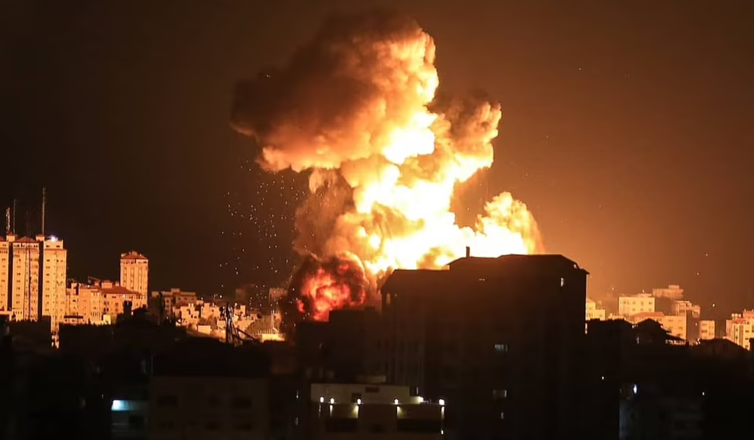 以軍陸海空1000枚炸彈一夜狂炸加沙, 摧毀哈馬斯隧道網絡-圖2