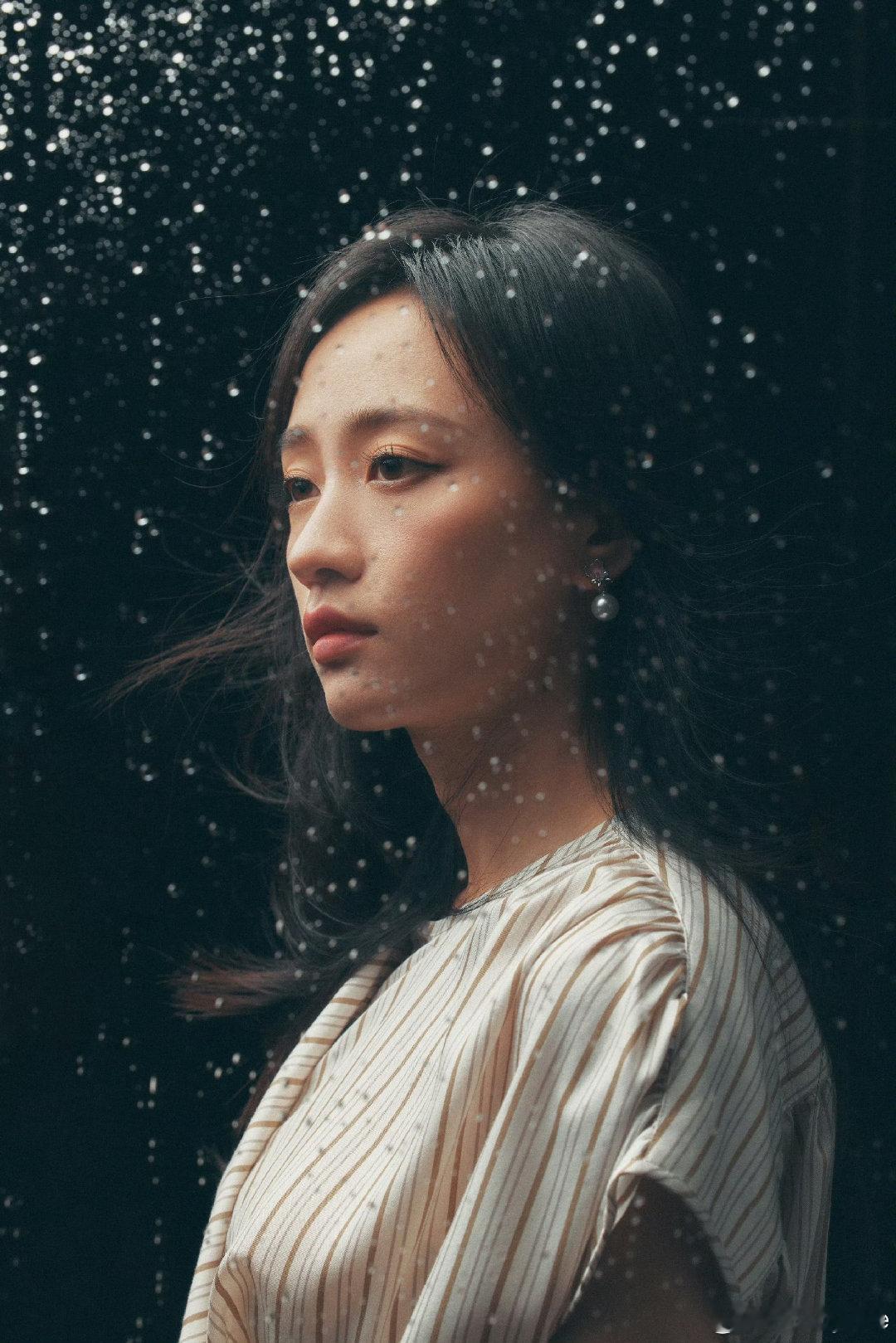 #黄婷婷[超话]##笑颜一番黄婷婷##nave黄婷婷首创新单# 
都来听新歌好吗！婷婷的声音真的叙事感很强，很有代入感，新歌很好听[哈哈][哈哈][哈哈]
​