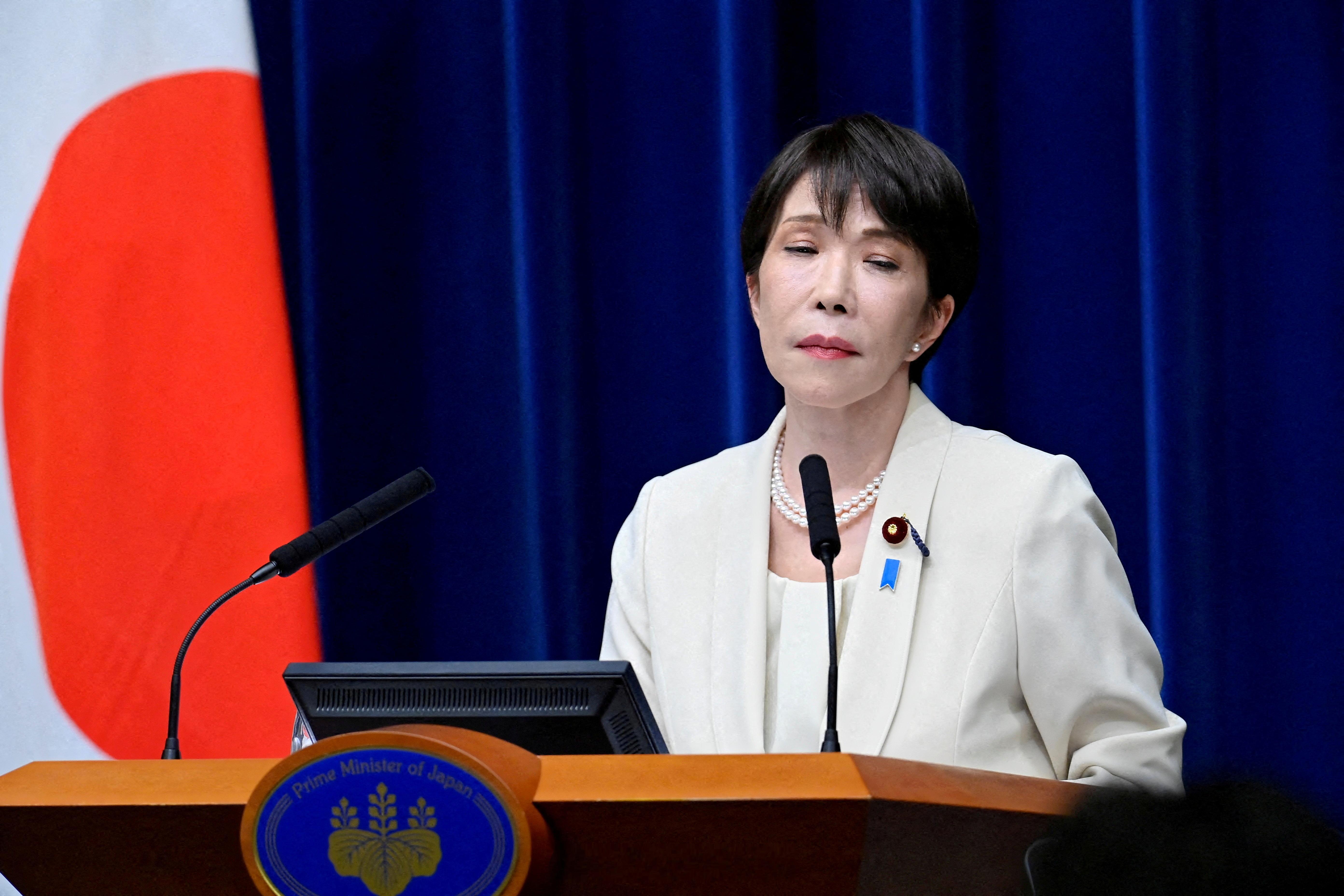 高市早苗引用《论语》自辩

高市早苗的支持率连续下跌，8月21日，高市早苗在社交平台上发文为自己辩解道，对受到“一定程度”的批评有思想准备，“但‘民无信不立’（引自《论语》），没有国民的信赖，政权就无法立足” 。

网友们根本不吃这一套，纷纷表示：“不要再说一套，做一套了。”、“只在社交 ​