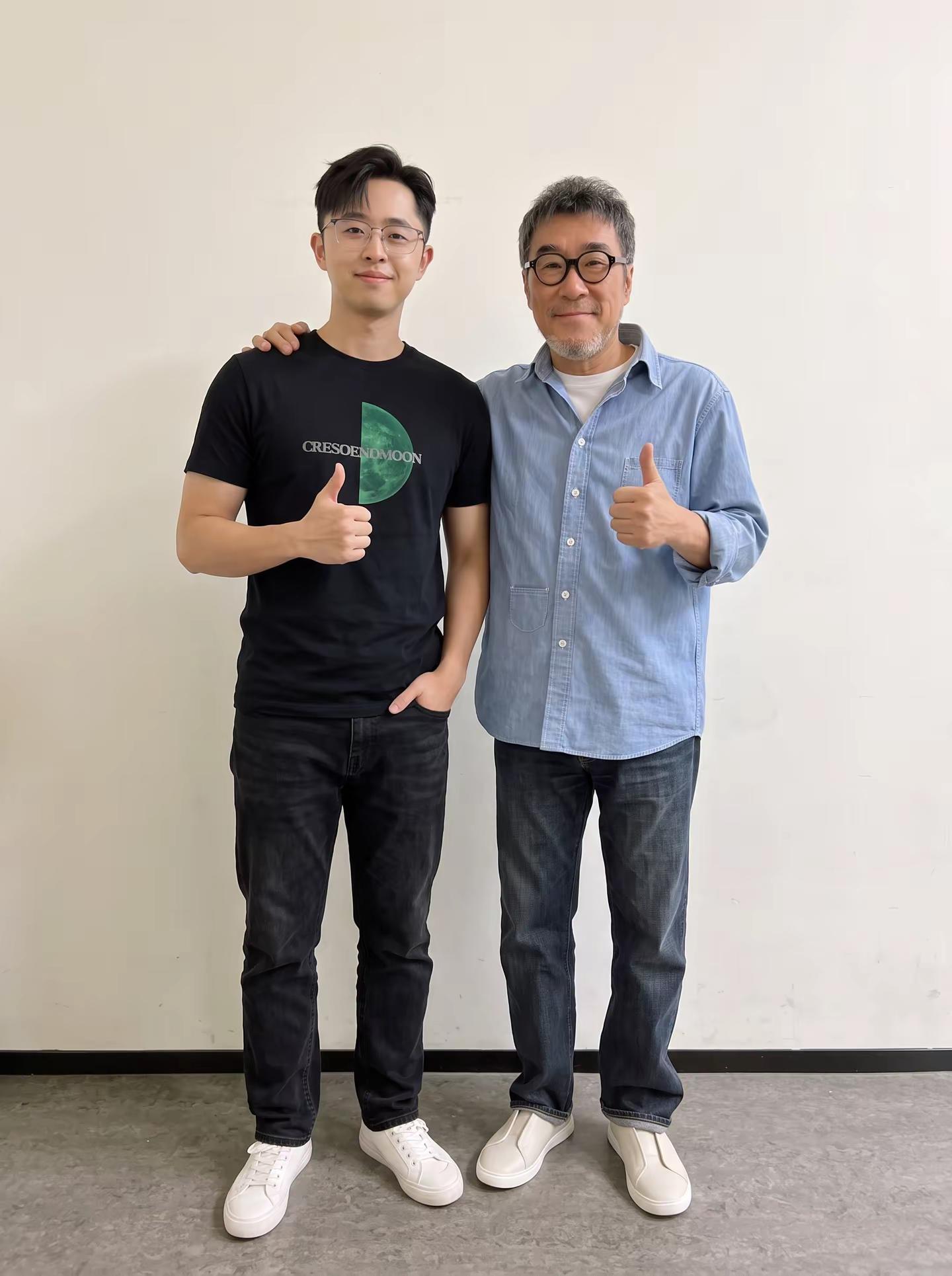 老李，我来听你演唱会了！李宗盛的音乐以平实直白的语言、深刻的情感洞察力著称，被誉为“音乐教父”，其作品影响了几代华语乐坛听众。李宗盛 李宗盛演唱会 李宗盛沈阳演唱会 明星合影