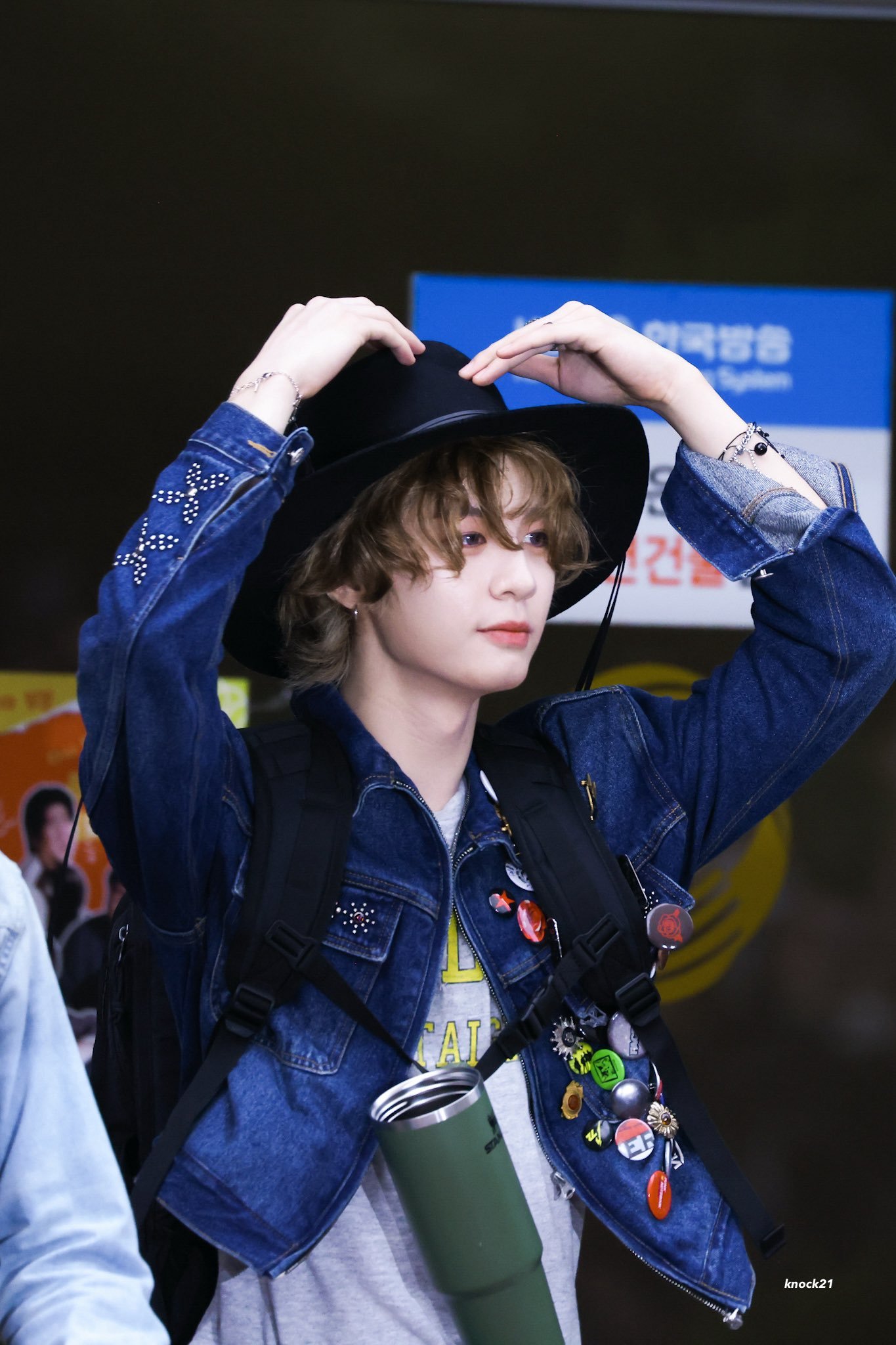 leehan金桐儇[超话] 👑金桐儇1020生日快乐 261020 生日贺图全世界最珍贵的王子nimcr.knock21312🧭入坑指南📣招新公告👑22岁生日应援🐽叽尼涵🐰翻译群审核 ​​​