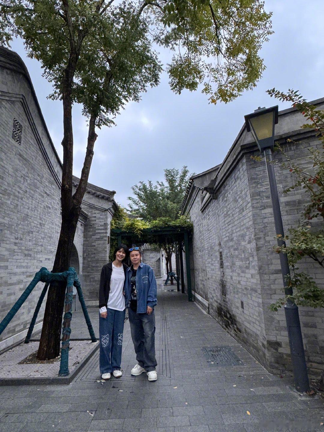 #王濛带曾沛慈逛北京#浪姐绝美售后，王濛当导游带曾沛慈逛北京，打卡中轴线，姐妹线下相聚好惬意呀[打call] ​
