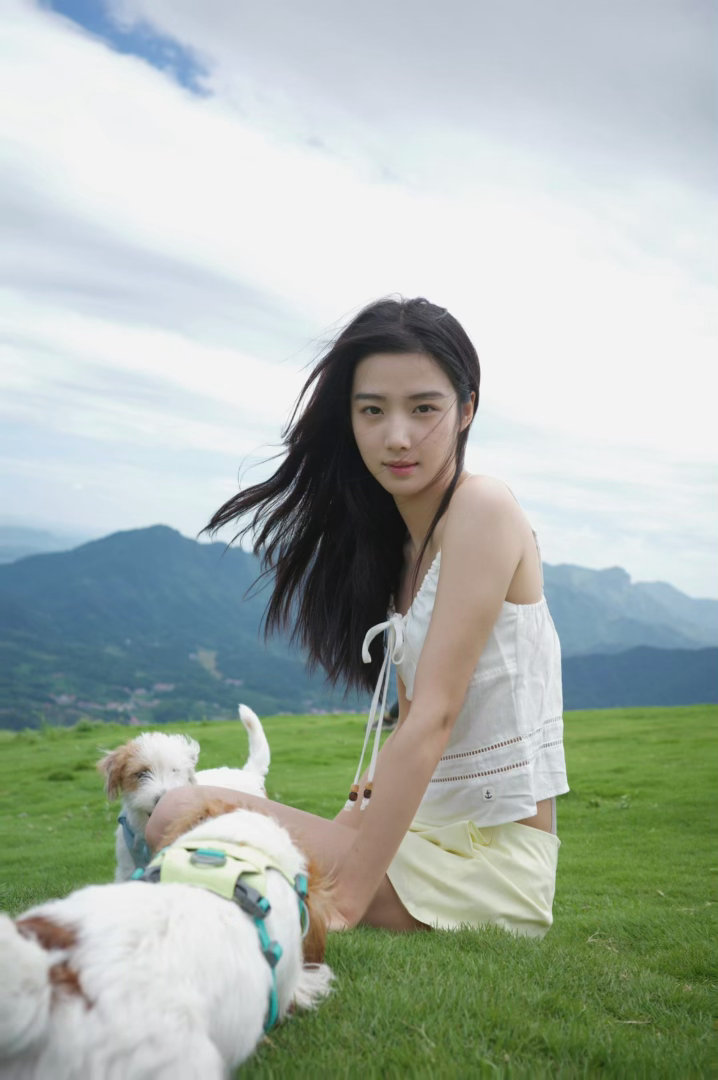 #卢昱晓[超话]#  lyx#卢昱晓折月亮# lyx#卢昱晓何不同舟渡# 

你是我心中的最美的那朵花

​