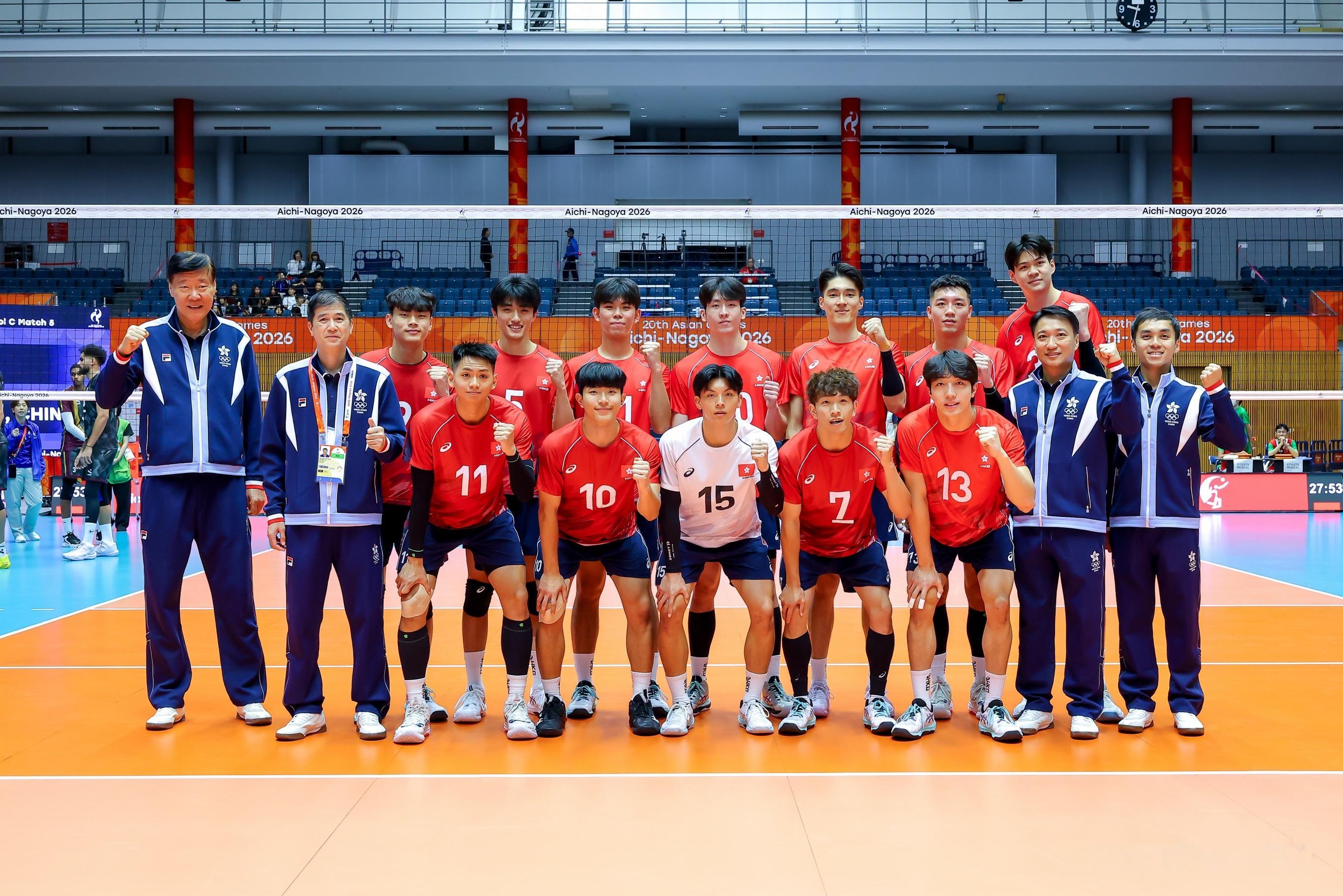 [话筒]-【2026年爱知名古屋亚运会男排小组赛】

1️⃣-【B组】伊朗🇮🇷3-0吉尔吉斯斯坦🇰🇬。【📊图1）
➡️（25-11，25-16，25-20）
▪️阿明20分（19中17、1失误被拦、2拦1发）
▪️优素福15分（11中4、4失误被拦、7拦4发）
▪️纳斯里12分（19中11、2失误被拦、1拦）
▪️哈格帕拉斯特10 ​