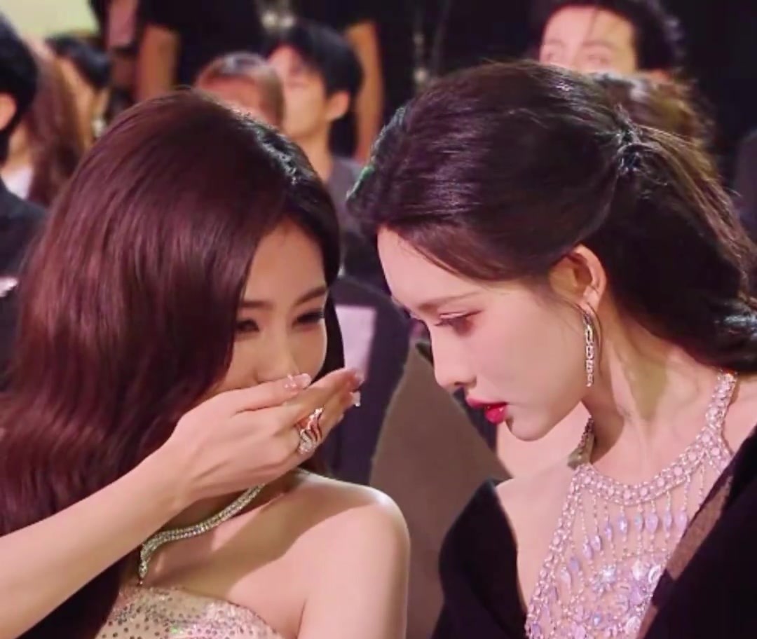 星光大赏镜头下女明星们，每一张都是颜值暴击，氛围感直接拉满✨