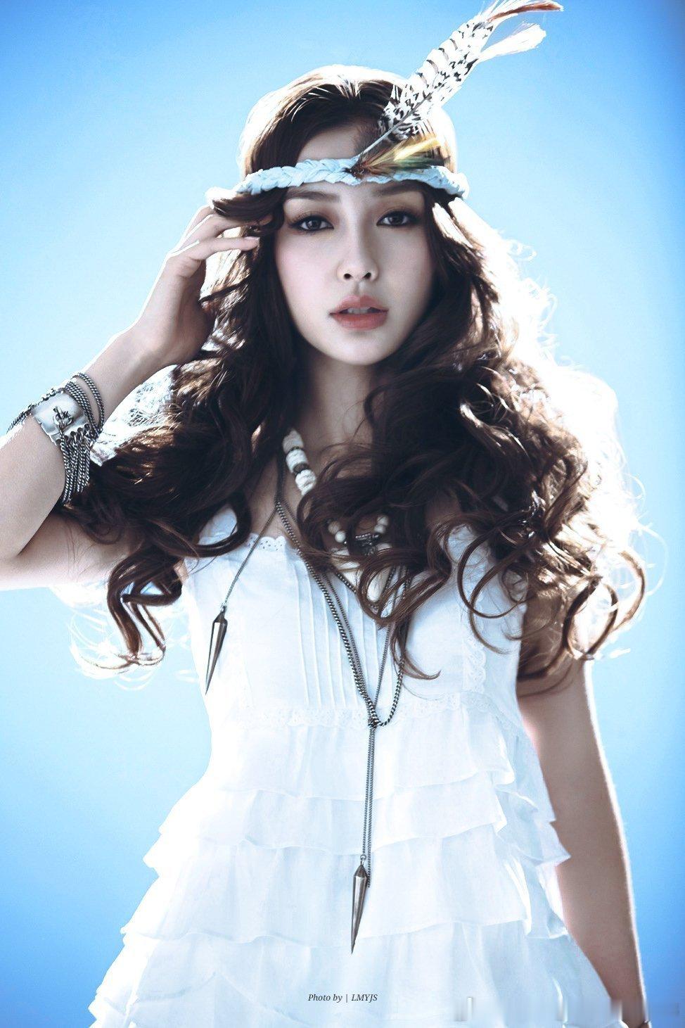 #angelababy[超话]# 🤔#杨颖angelababy# 🤔#橘朵全球品牌代言人杨颖# 

"在无眠的夜里总会幻想见到你的场景.In the sleepless night, I always dream of seeing you"

​