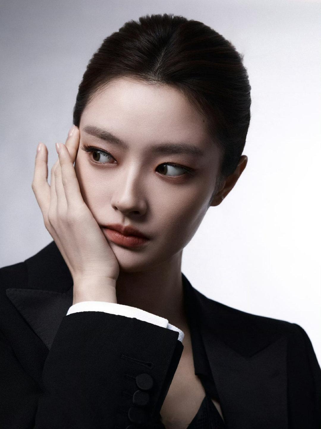 #李昀锐徐若晗池昌旭同框#
徐若晗好韩啊​