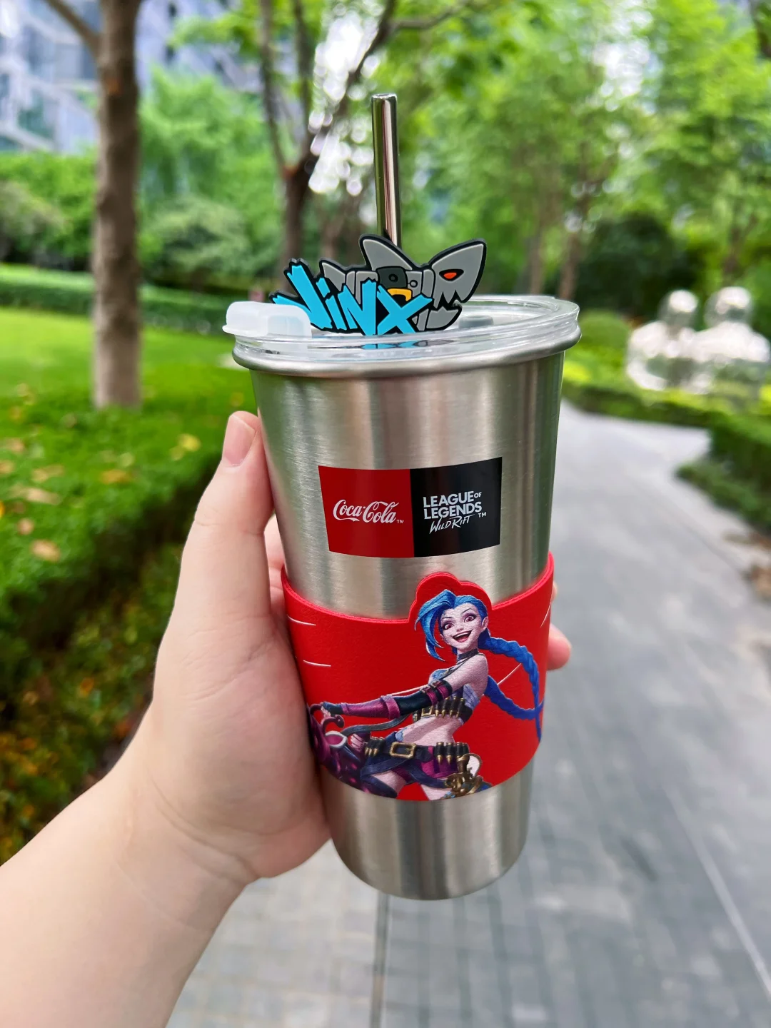 上次没来得及去，今天空闲赶上了，可以带杯子去星巴克免费领一杯冰美式，幸亏楼下有好