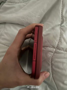 手机提前曝光的环境都这么隐蔽，不是应该在地铁....被拍到 ​