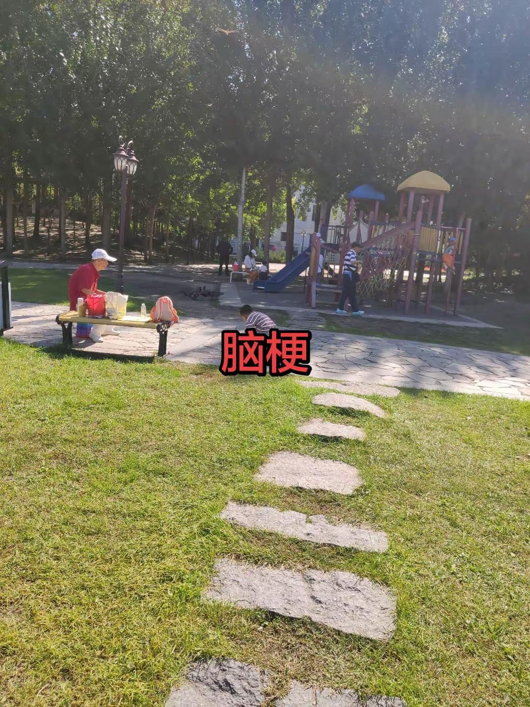 【现场直击：】这恐怖的射程！加时关键时刻马刺落后3分，文班刚过半场直接出手 超远三分扳平比分！NBA季后赛 马刺vS 雷霆文班亚马超远三分