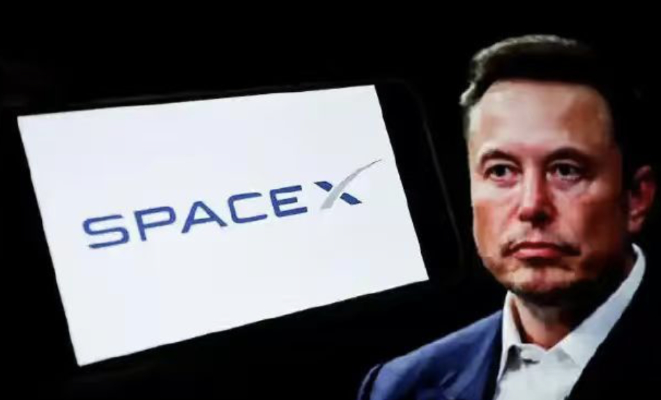 【#SpaceX特斯拉合并估值3.5万亿美元#】#SpaceX万亿美元营收或提前至2028# 当地时间10月20日，SpaceX发布其有史以来第二份公开财报。马斯克在财报电话会上公开表示，支持将SpaceX与旗下电动汽车公司特斯拉合并。若合并成行，将诞生一家估值约3.5万亿美元的企业，跻身全球最具价值公司之列。 ​