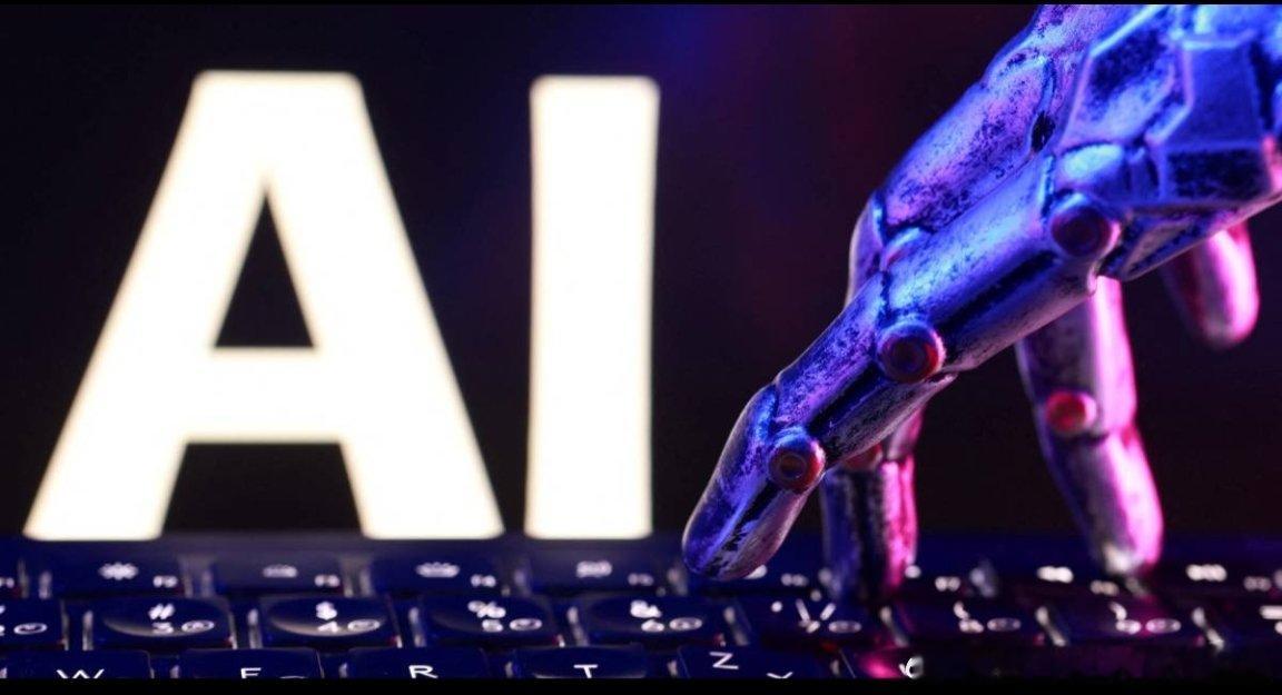 AI風險丨微軟蓋茨:AI已強大到足以引發造成10億人死亡事件
 
微软联合创始人比尔·盖茨最新采访观点一出，瞬间震动整个科技圈。
 
他在即将播出的节目当中直言，人工智能如今能力已经十分强大，如果被心怀不轨之人掌握利用，甚至有可能引发造成十亿人死亡的重大事件。在人类历史上，还从来没有哪一种武器 ​