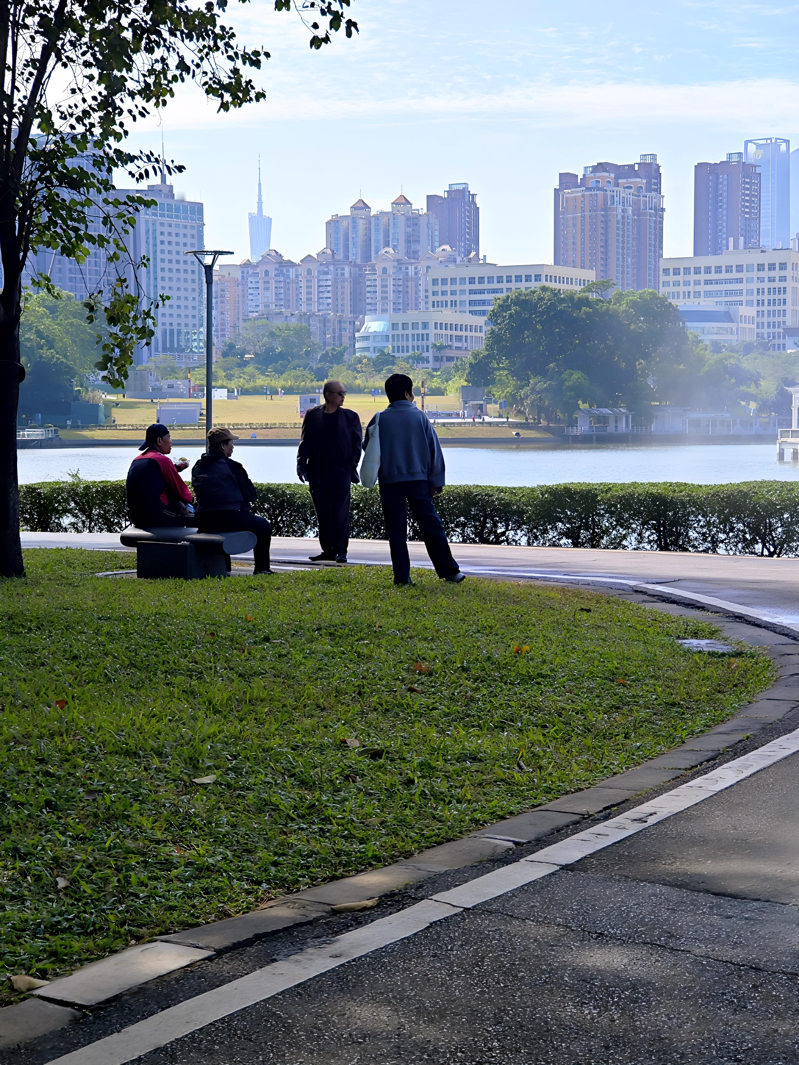 （同一个地点）