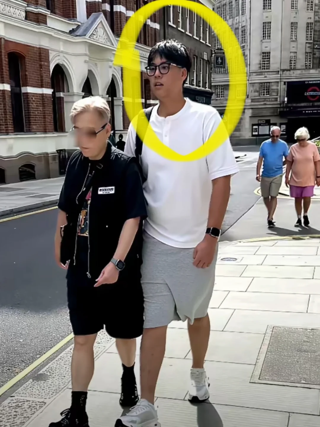 李嘉欣15岁儿子，算不算是逆袭了？