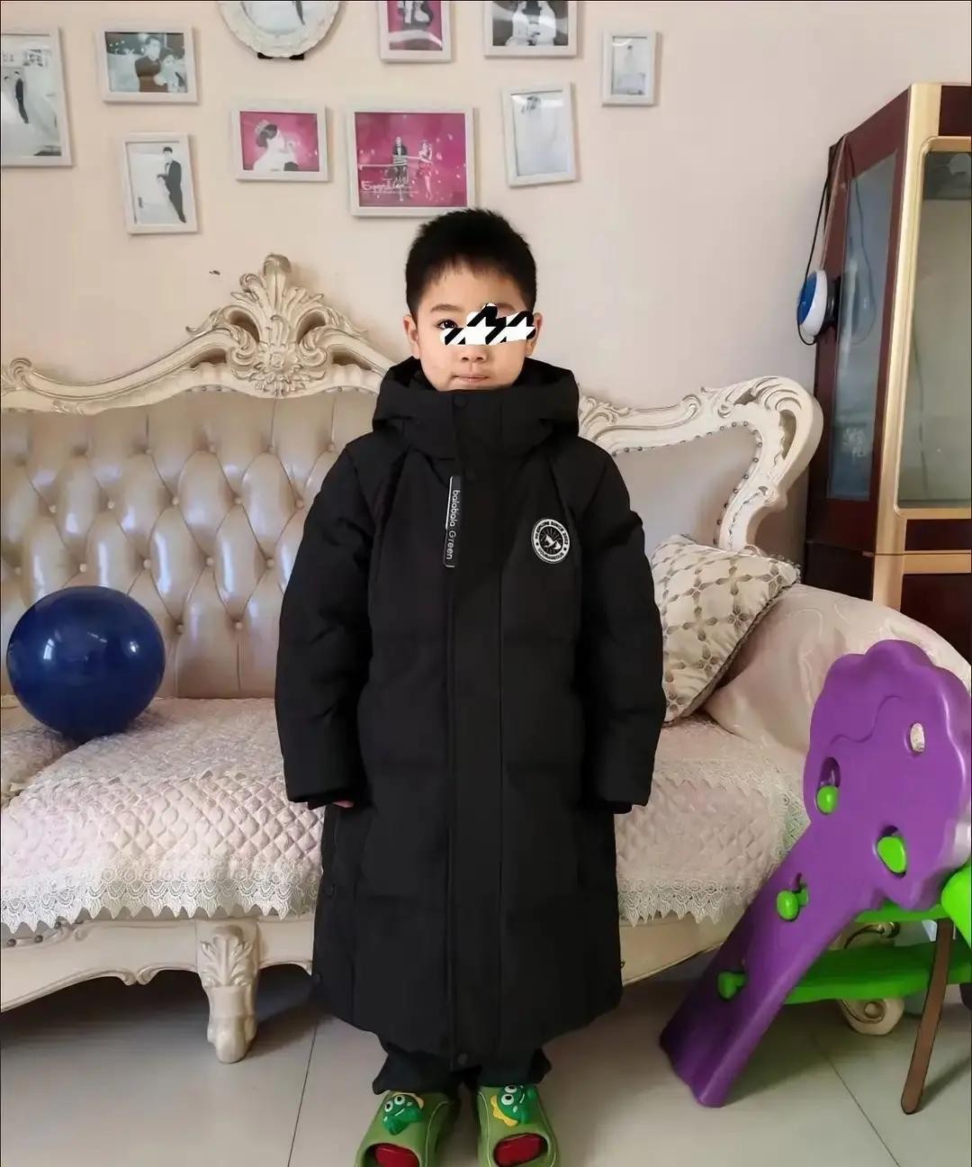 给侄儿买了件巴拉巴拉羽绒服，花了四百多，弟媳一句“孩子皮肤黑，穿这色显...