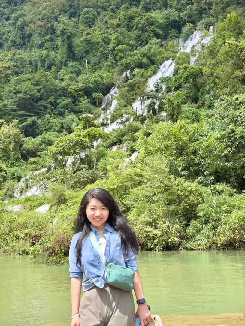 小七孔景区的翠谷瀑布区域好无聊啊除了孩子能玩水和赶上几个歌舞表演算有点意思团哥还不小心滑倒了蹲了尾椎骨走路嗷嗷叫了好久[允悲][允悲][允悲]贵州  ​​​