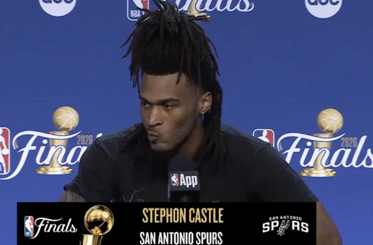 卡斯尔：布伦森喜欢找自己舒服的出手位置，没有刻意造犯规  NBA总决赛...