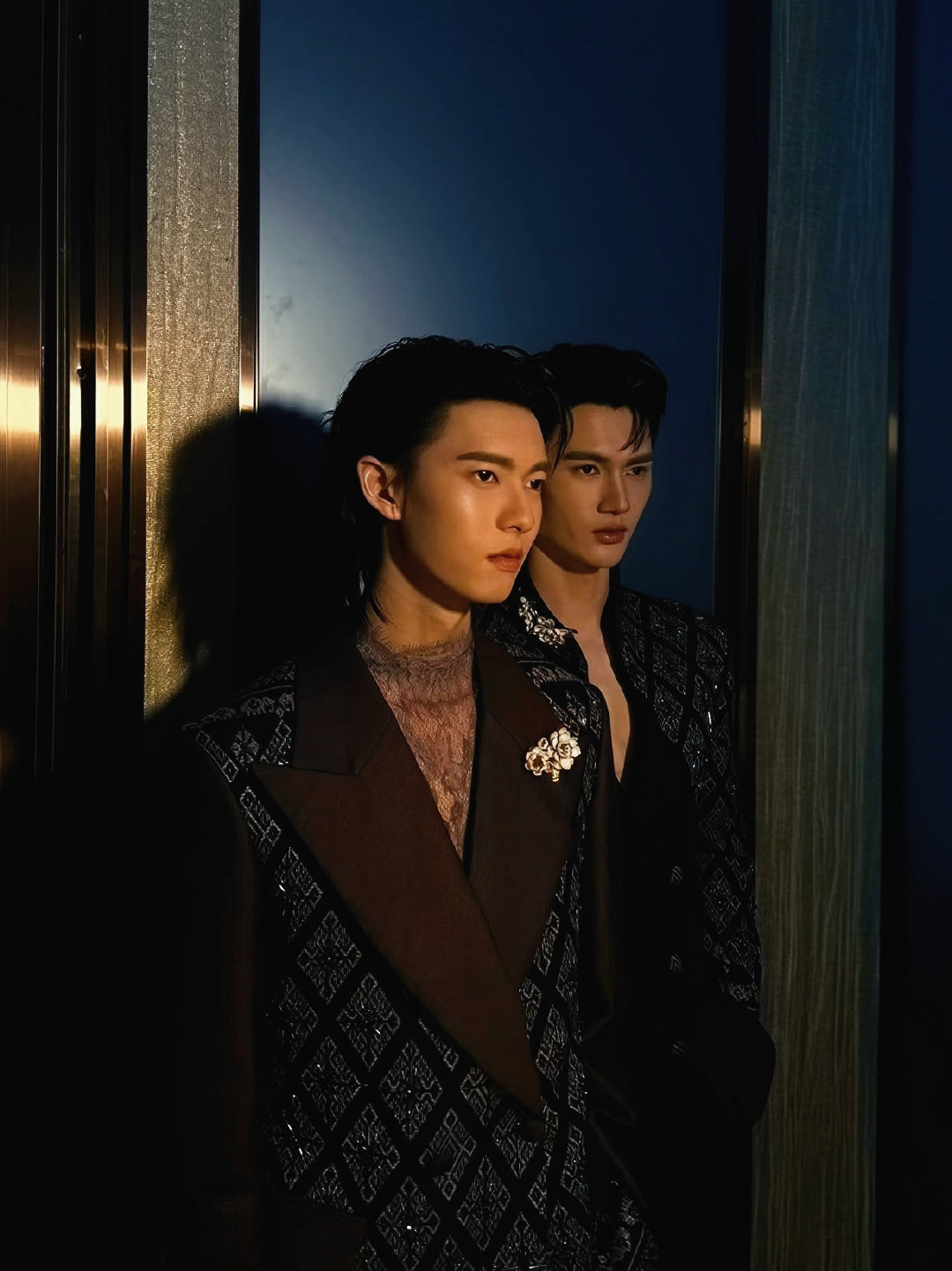 #poohpavel[超话]# 🐱🐶 #poohpavel# 

噗帕美颜又被泰兰德摄像技术嚯嚯[泪奔]
喜欢这张图景深，故修图之，大家自取哈
（无技术含量，华为自带修图） ​
