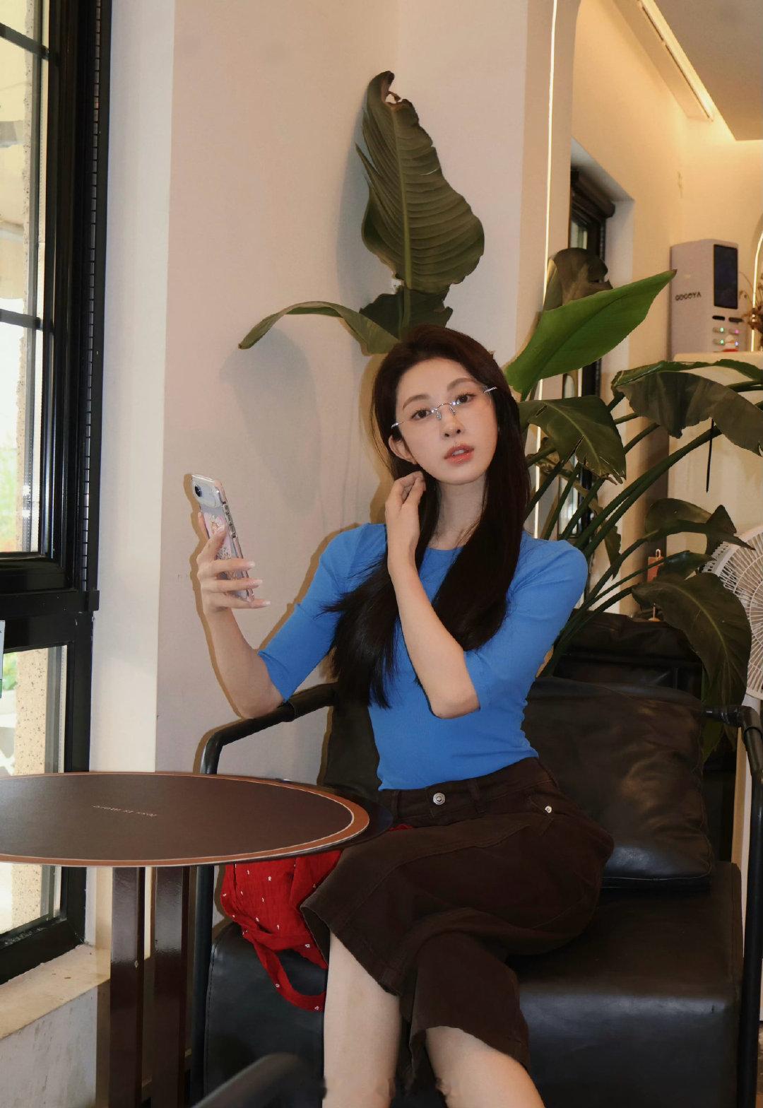iPhone Air真的好薄的一片啊！ ​