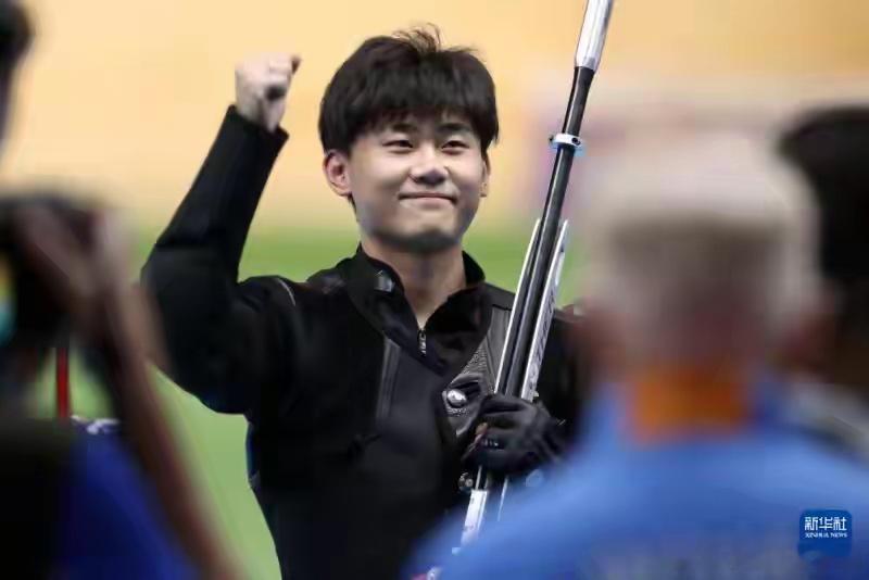 #中国射击队5位奥运冠军领衔出战亚运#中国射击队公布2026爱知·名古屋亚运会名单，盛李豪、刘宇坤、姜冉馨、张常鸿、谢瑜五位奥运冠军领衔，阵容强大。上届杭州亚运会三金得主黄雨婷因国内女子气步枪竞争激烈、积分未超入选选手遗憾落选，王子菲等新星势头正猛。队伍将力争每个项目打出水平、赛出风采， ​
