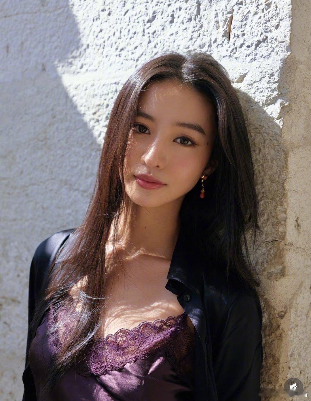 木村光希近期照
明白小说里豪门一眼就能看出是自家的血脉了，真的和木村拓哉一模一样。。。 ​