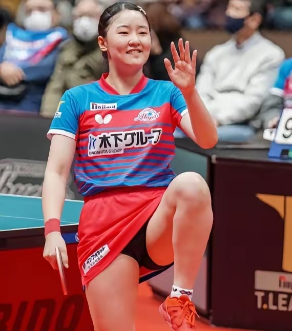 因为张本美和才关注女乒赛事，张本美和是一个兼具天赋、韧性、拼搏精神的小姑娘。尊重