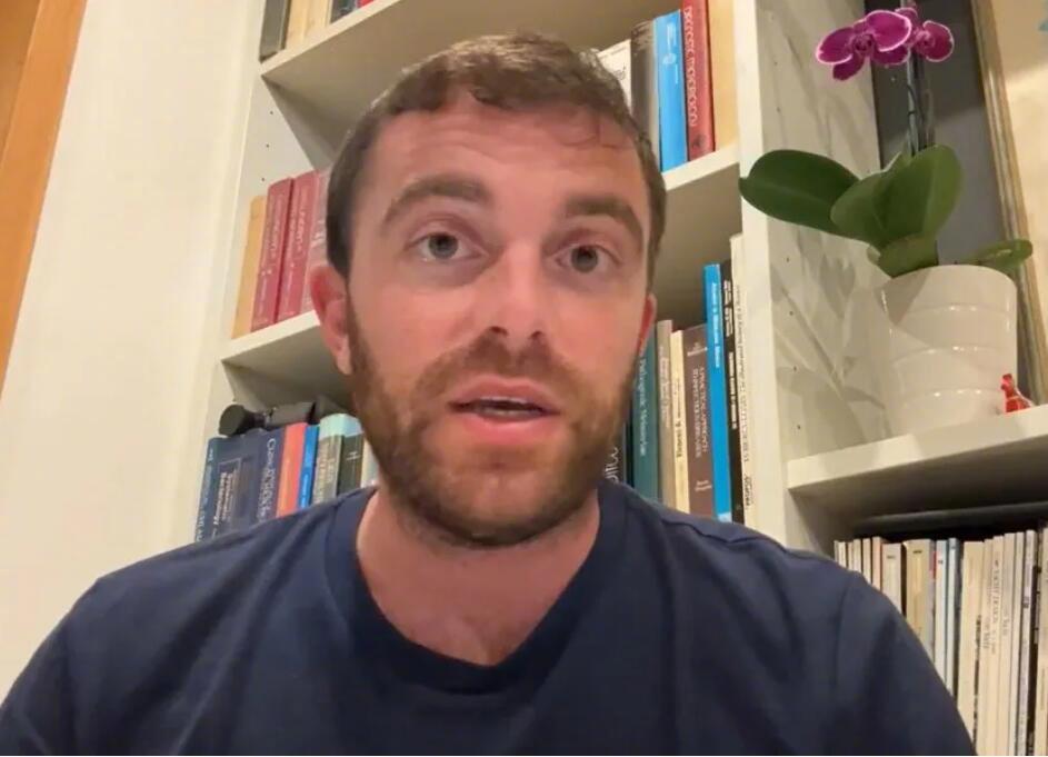【罗马诺：曼城尚未收到皇马关于罗德里的官方接触或正式报价】著名记者罗马...
