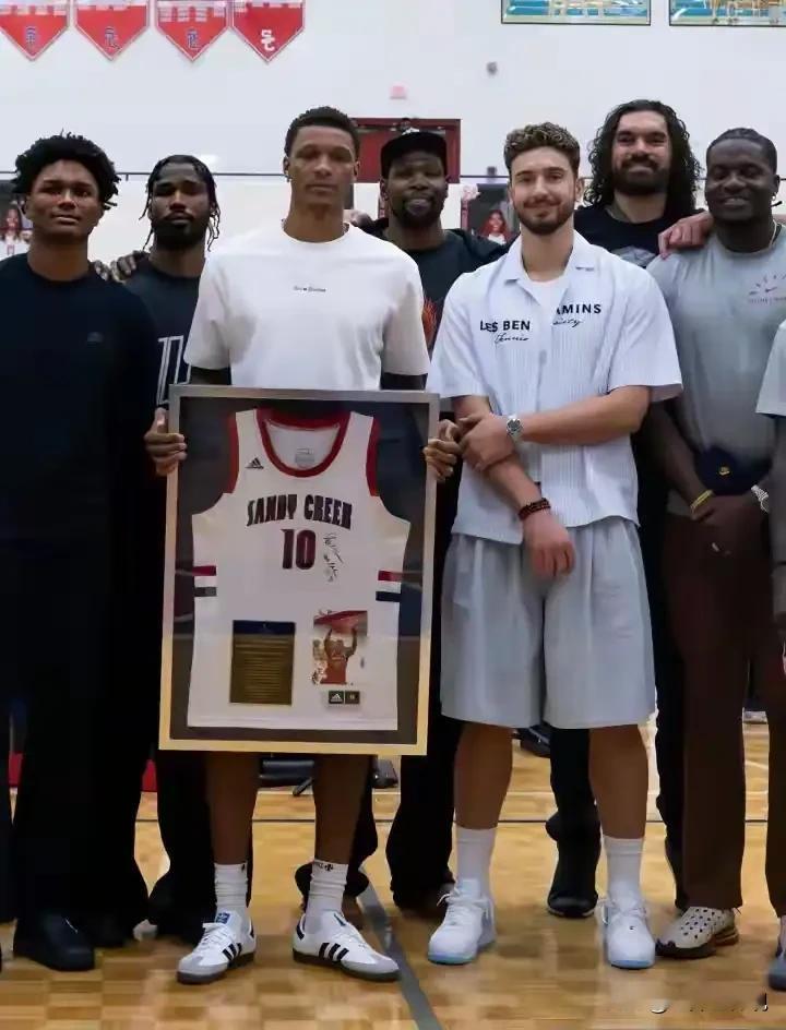 NBA火箭队内的这些人身高，谁的水分大？ 杜兰特官方211cm 小贾巴...
