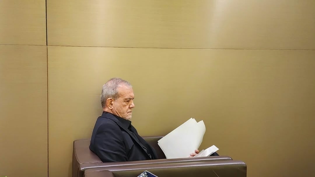 伊朗总统在纽约联合国的最新画面，帅且霸气[赞][赞]