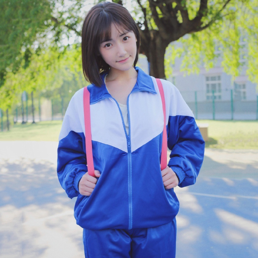 穿校服的美少女，活力滿滿，青春動人！