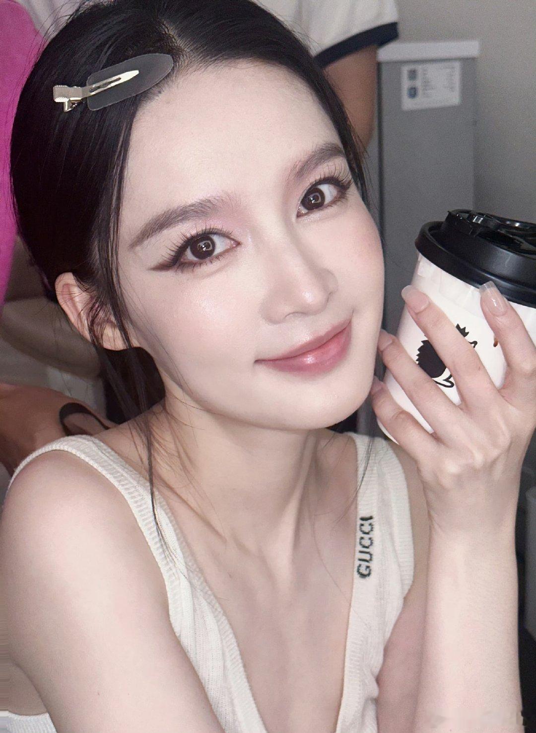 #李沁[超话]#美沁生日快乐[爱你]

攒了好久的头像 ​