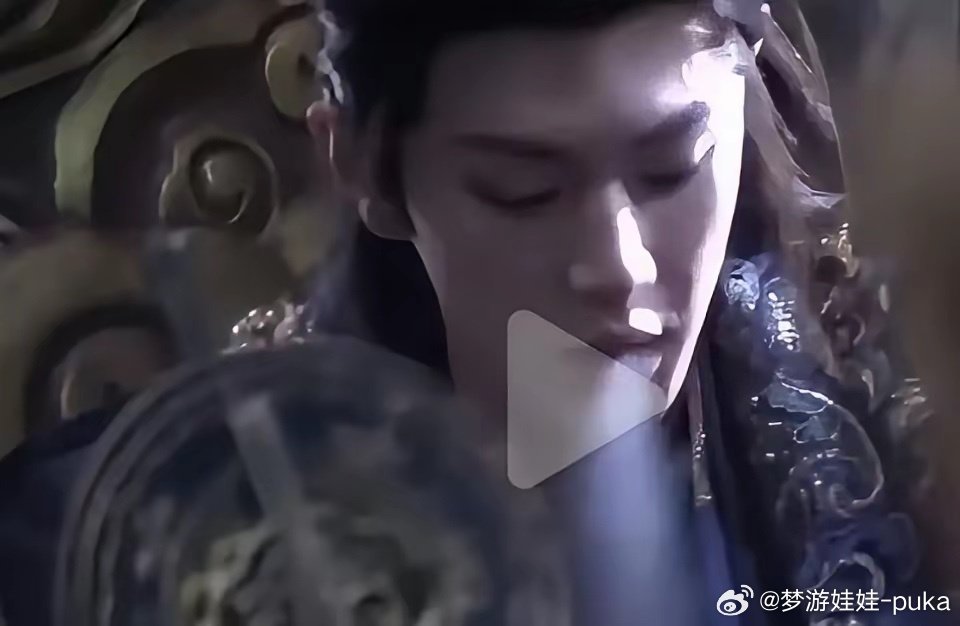 网友说因为陈哲远在片场抽烟。。王楚然才在拍浮生的时候带空气净化器 ​