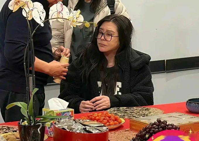 天呐，差点没认出来，我们的女神也老了 ​​​