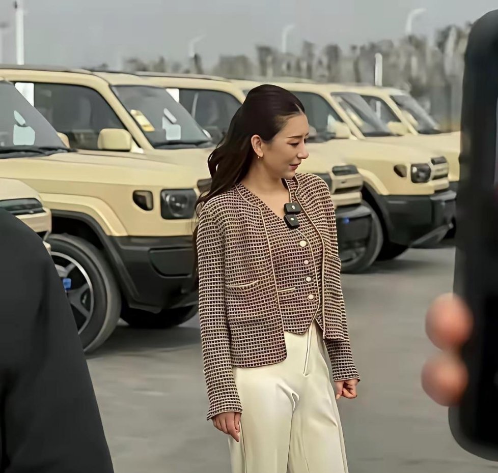 原来郭富城的太太方媛，本人长这个样子。 ​