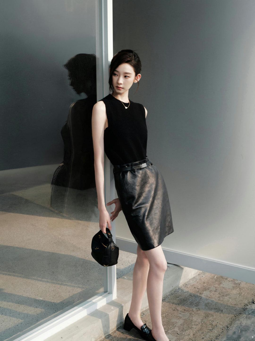 #张艺凡 fashionstyle# zyf#张艺凡出道七周年快乐# 
完全女神[女孩儿]老公我爱你
每次和Prada都配绝了[么么哒]​