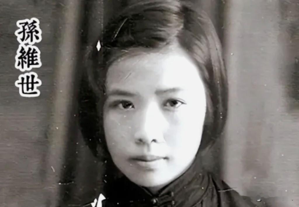 1951年，彭德怀要在朝鲜枪毙周总理的女婿，总理得知后，急忙给彭德怀发电，要求将他押回国内处理！
 
1951年的朝鲜战场，枪林弹雨中突然发生了一件意外风波，引起了极大的关注，这件事情从前线迅速传到了国内，甚至惊动了周总理，而事件的主角，正是一位以“文艺才子”身份闻名的金山。
 
很多人看到这个标题