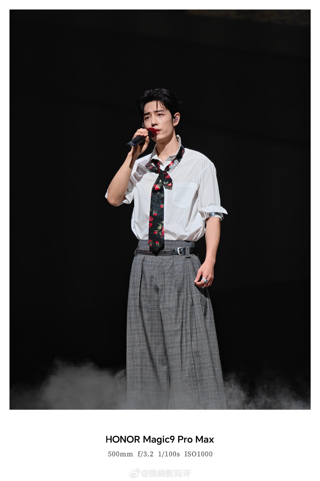 什么？没看够？
那就再来一组！[不愧是你]
#肖战演唱会##荣耀Magic9拍的肖战演唱会神级现场# ​​​