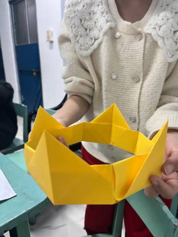 得 又乐了<br />tyj说别不开心了 给你做个皇冠<br />杯子...