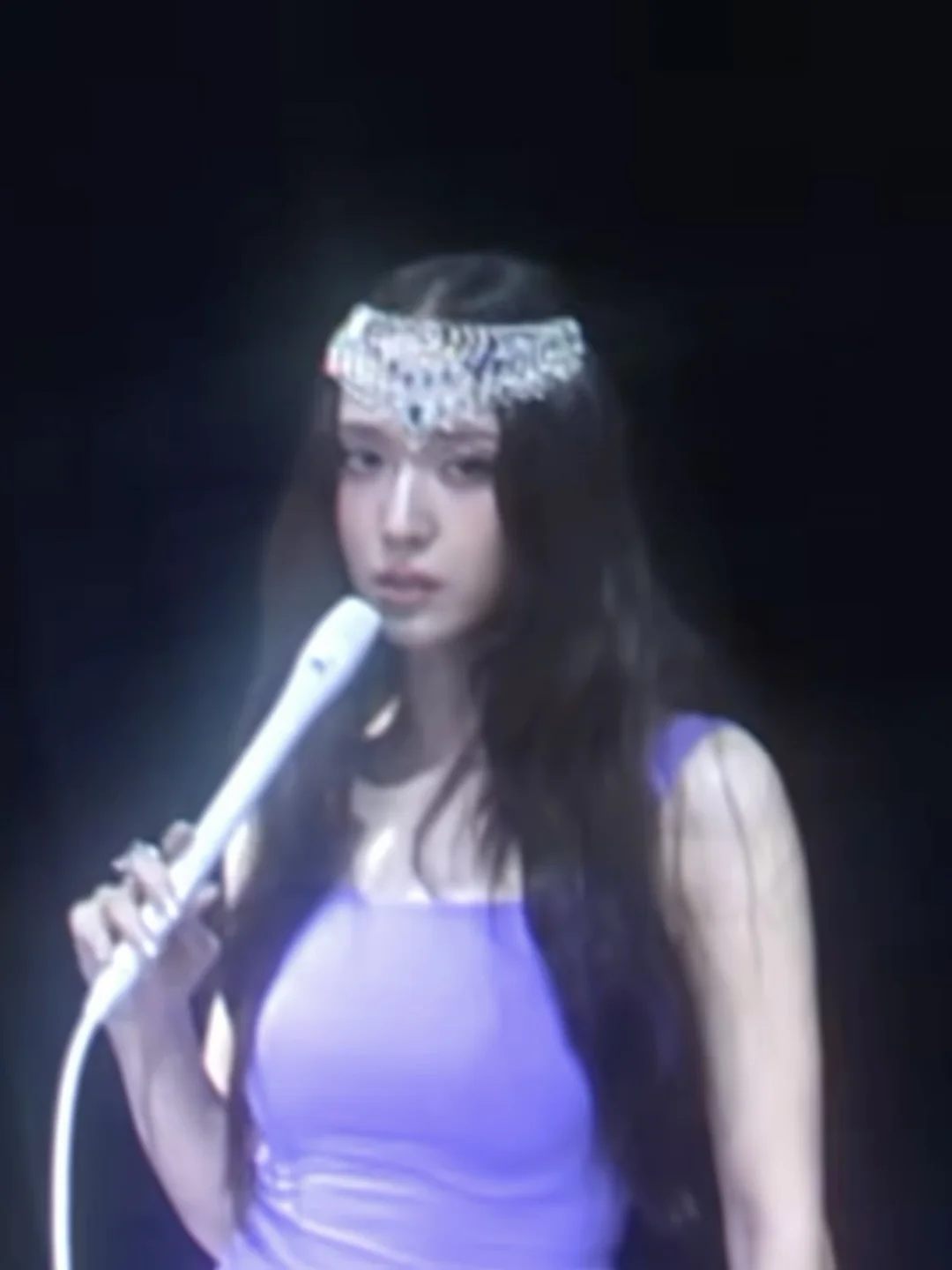 郑秀晶新歌MV，她很有自己的审美 🎵