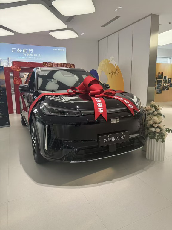 家用插混 SUV 卷王✨可城可长途无焦虑