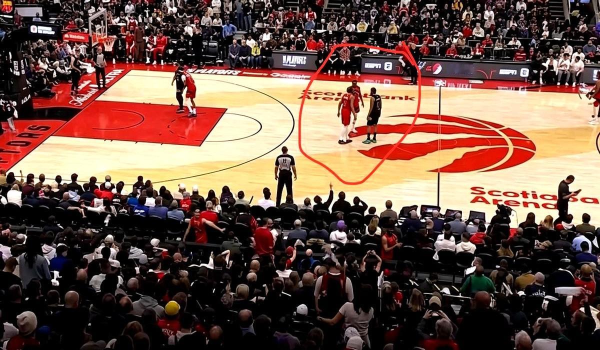 猛龙队心里真跟明镜似的。  他们看穿了，骑士队的命门就是詹姆斯·哈登。...