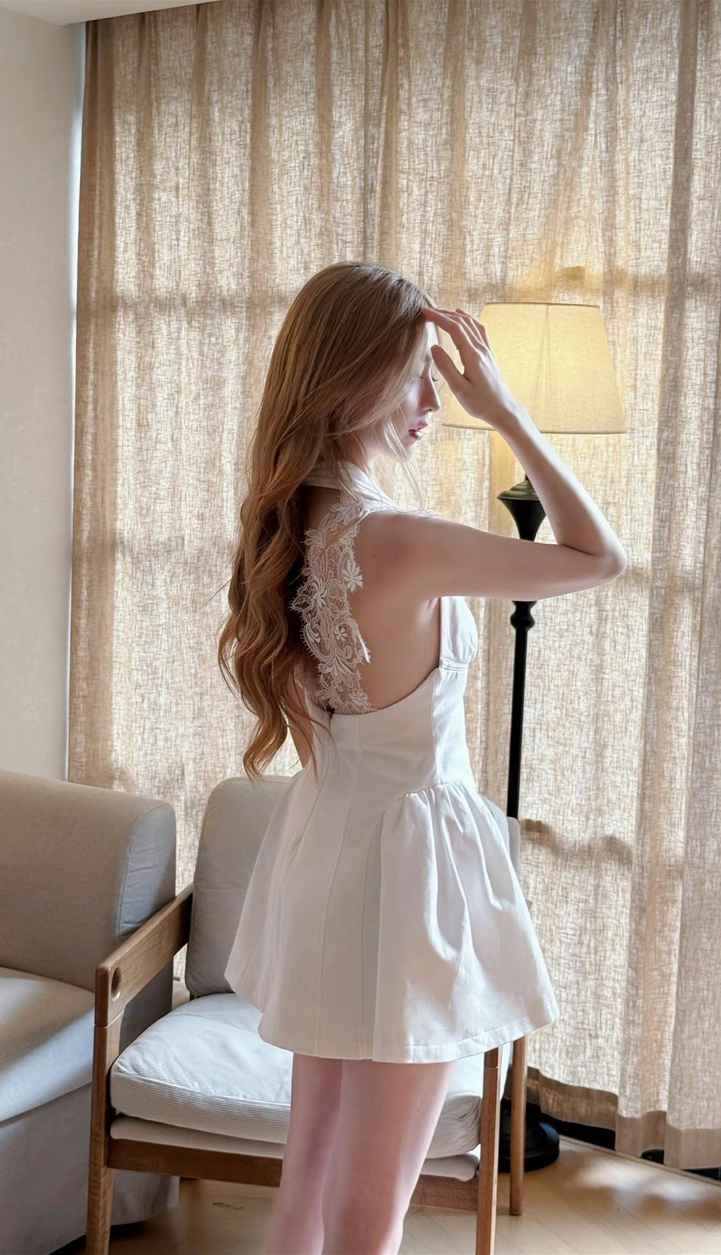 <p>笨蛋美女 <!--{img:0}--><!--{img:1}--...