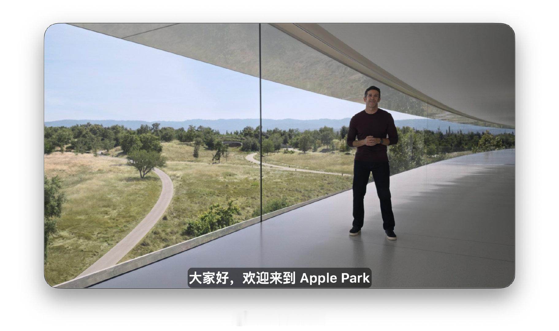 #苹果发布会# 开场，库克出现了；库克退场了。 ​​​​#iPhone18ProMax可变光圈稳了# ​
