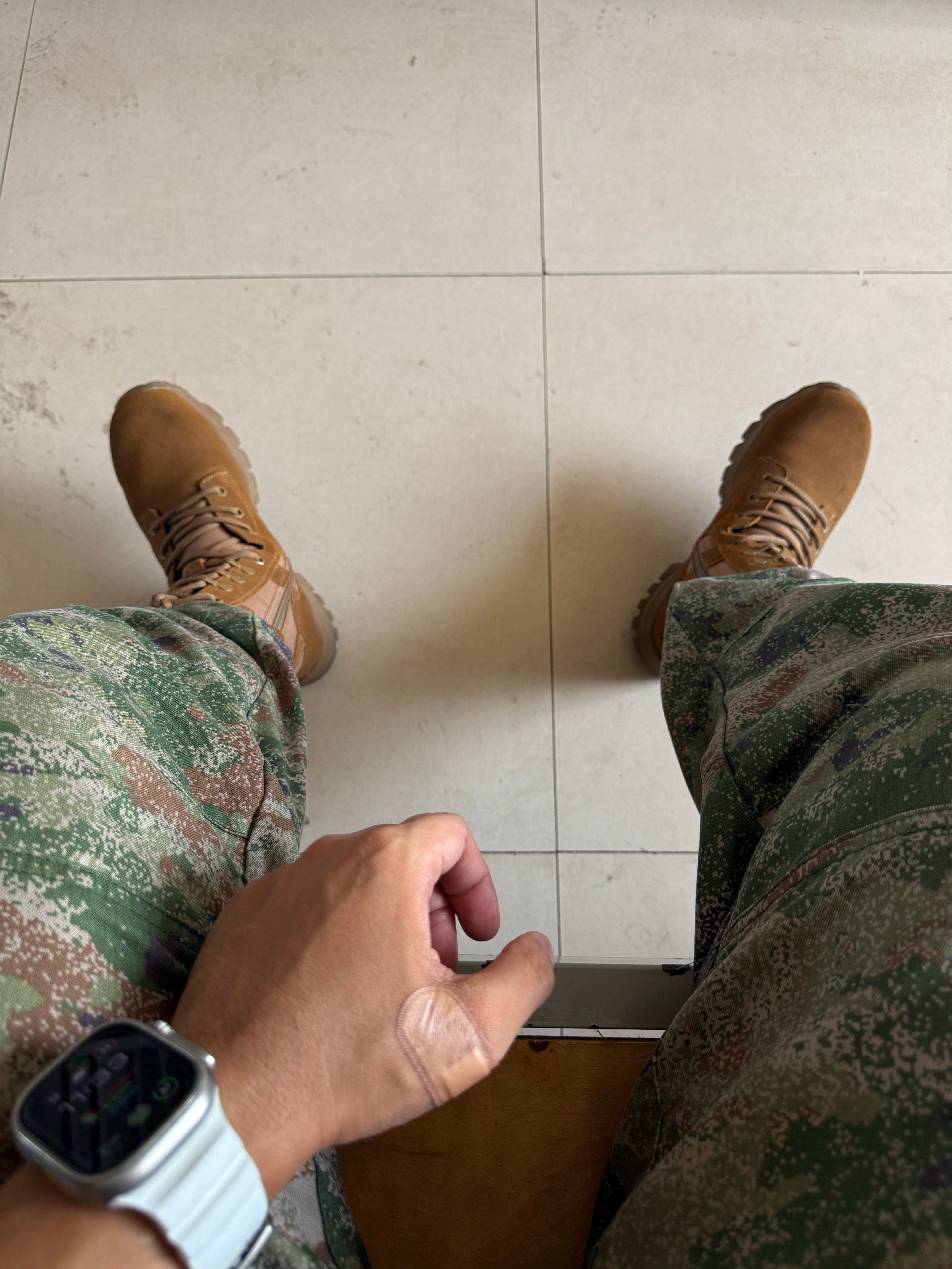 这天气在外头整一俩小时人都要化掉了[捂嘴哭] ​​​