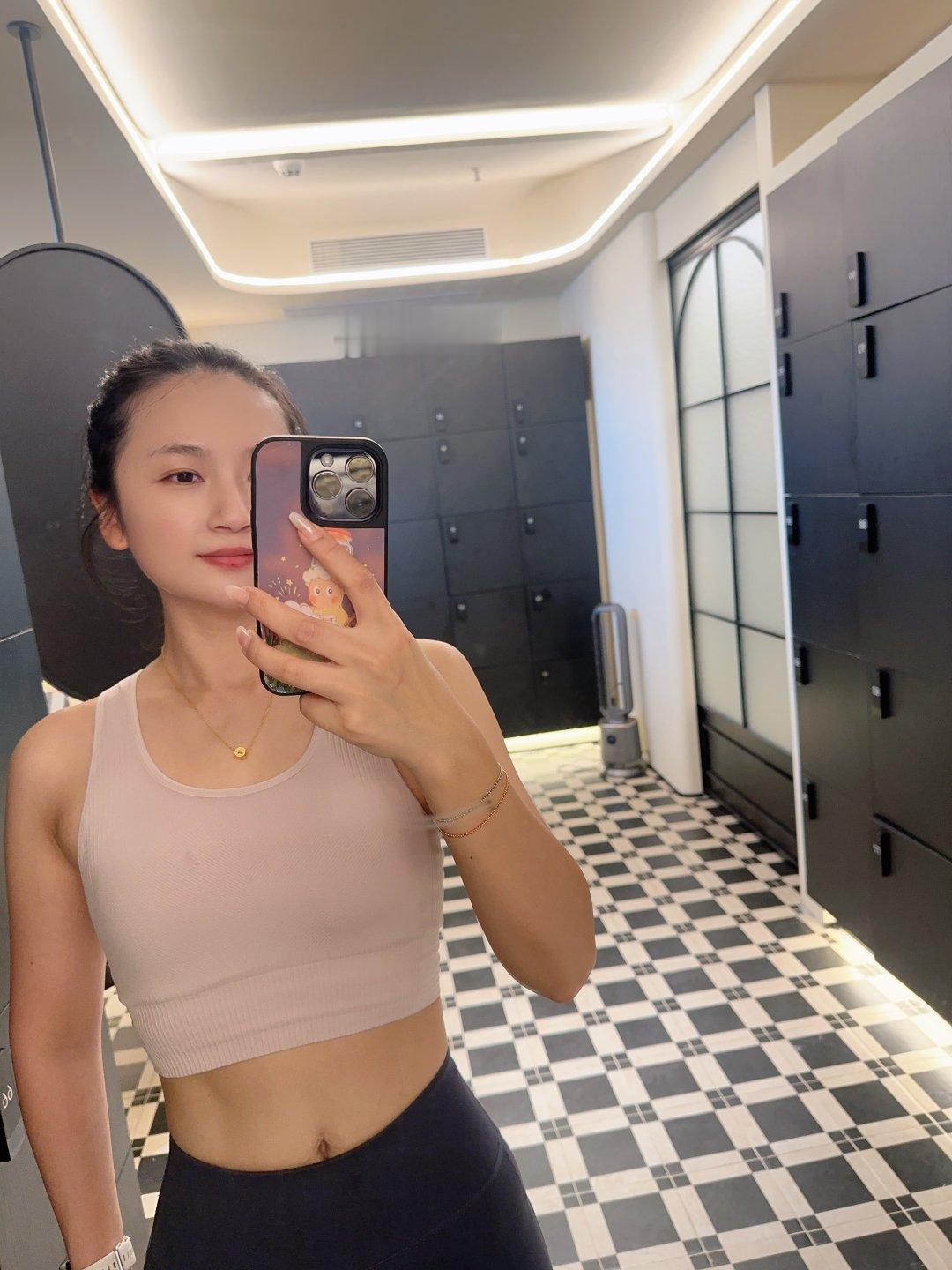 补了两节课
代价是浑身酸痛
但是海鲜好吃 ​